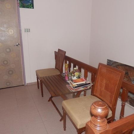 Hua Hin Tour Guesthouse Екстер'єр фото