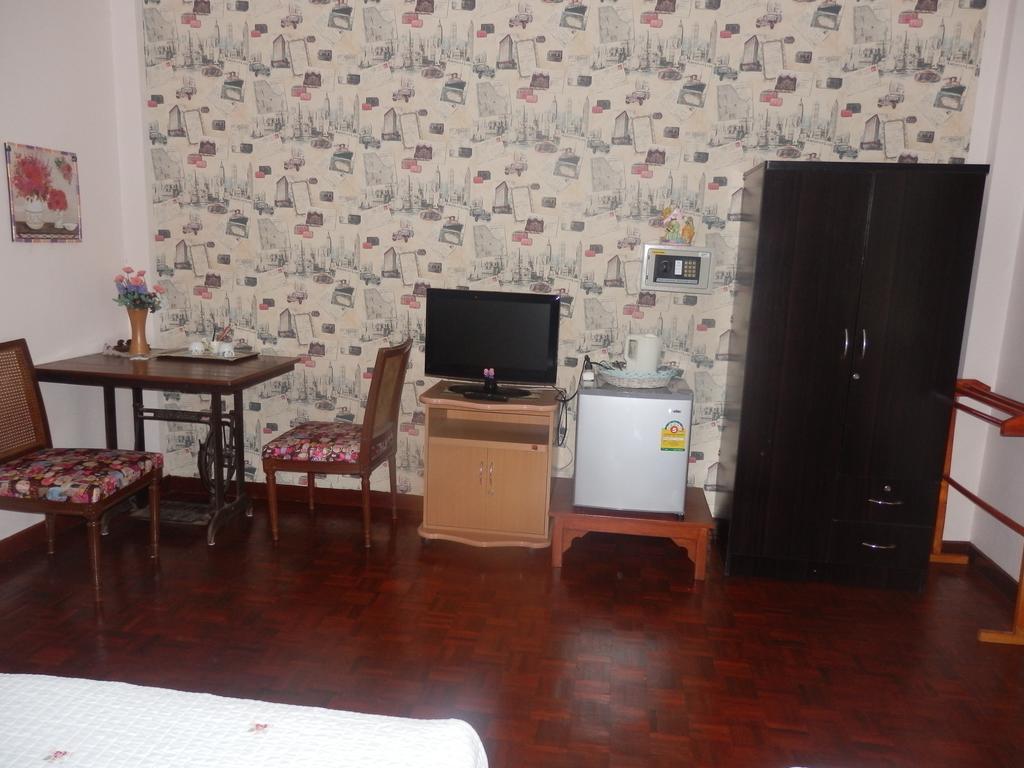 Hua Hin Tour Guesthouse Екстер'єр фото
