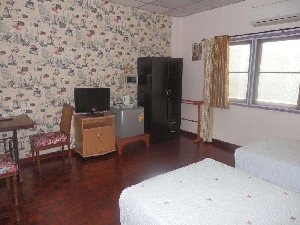Hua Hin Tour Guesthouse Екстер'єр фото
