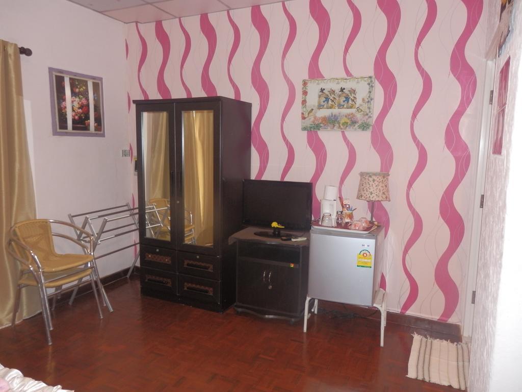 Hua Hin Tour Guesthouse Екстер'єр фото