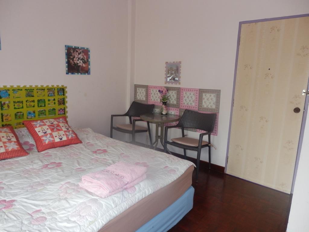 Hua Hin Tour Guesthouse Екстер'єр фото