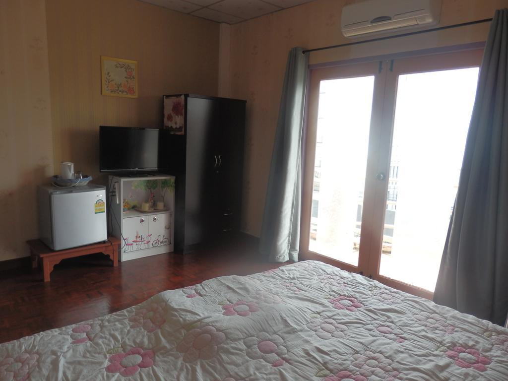 Hua Hin Tour Guesthouse Екстер'єр фото