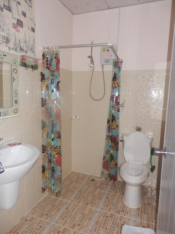 Hua Hin Tour Guesthouse Екстер'єр фото